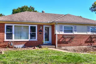 992 Rosetree Ln, Anderson Township, OH 45230 - Photo 2