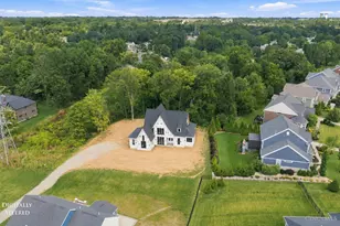 9867 Kensington Ln, Deerfield Township, OH 45040 - Photo 2
