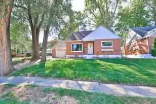 104 Waverly Ave, Harrison Twp, OH 45405 - Photo 2