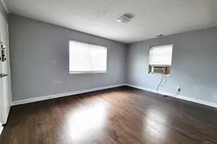 1808 Crest Hill Ave, Cincinnati, OH 45237 - Photo 4