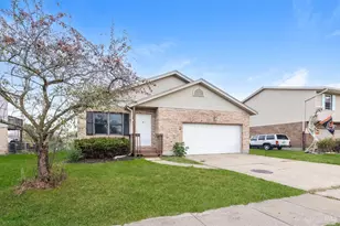 6933 Torrington Dr, Franklin Township, OH 45005 - Photo 2