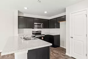 10376 Mae Ct, Colerain Township, OH 45251 - Photo 12