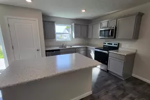 987 N South St, Wilmington, OH 45177 - Photo 6
