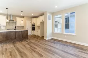 346 Beale Ln, Turtle Creek Township, OH 45036 - Photo 10