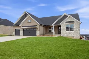 395 David Lee Ct, Monroe, OH 45050 - Photo 2