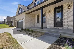393 David Lee Ct, Monroe, OH 45050 - Photo 4