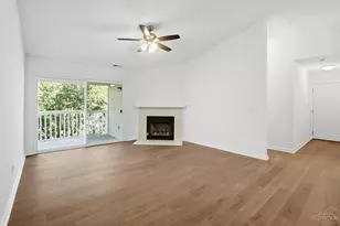 220 Carrington Ln, Loveland, OH 45140 - Photo 4