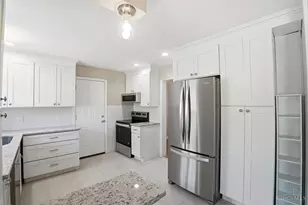 2728 Ridgewood Ave, Columbia Township, OH 45213 - Photo 10