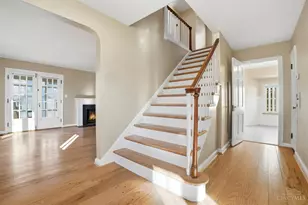 2728 Ridgewood Ave, Columbia Township, OH 45213 - Photo 4