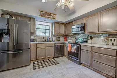 672 Glenway Drive, Hamilton, OH 45013 - Photo 12