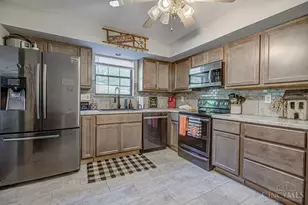 672 Glenway Dr, Hamilton, OH 45013 - Photo 12