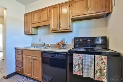 82 Brookwood Avenue #D16, Hamilton, OH 45013 - Photo 12