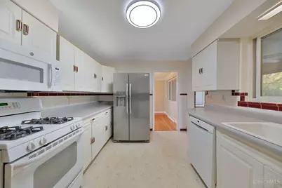 5900 Donjoy Drive, Blue Ash, OH 45242 - Photo 4