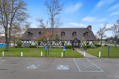 219 Schlitz Dr, Perry Township, OH 45118 - Photo 6