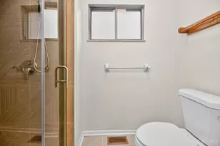 2730 Bristol Hill Ct, Cincinnati, OH 45239 - Photo 18