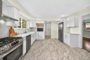 2730 Bristol Hill Ct, Cincinnati, OH 45239 - Photo 6