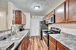 220 Carrington Pl, Loveland, OH 45140 - Photo 8