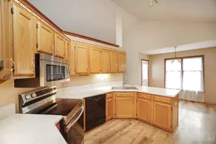 945 Loveland-Miamiville Rd, Miami Township, OH 45140 - Photo 8