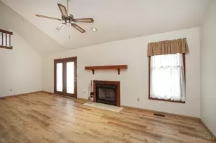 945 Loveland-Miamiville Rd, Miami Township, OH 45140 - Photo 14