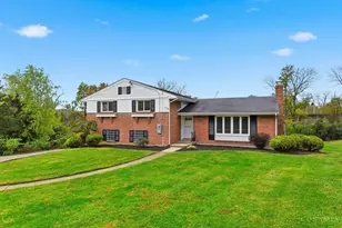 10489 Cinderella Dr, Montgomery, OH 45242 - Photo 2