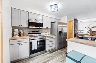 2626 Hunt Rd, Reading, OH 45236 - Photo 8