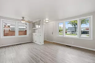 462 Randolph St, Wilmington, OH 45177 - Photo 2