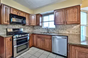 8244 Springleaf Lake Dr, Colerain Township, OH 45247 - Photo 18