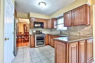 8244 Springleaf Lake Dr, Colerain Township, OH 45247 - Photo 16