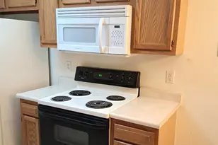 5320 Meadow Walk Ln, Green Township, OH 45247 - Photo 2