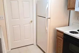 5320 Meadow Walk Ln, Green Township, OH 45247 - Photo 4