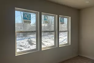 335 Ruth St, Loveland, OH 45140 - Photo 4
