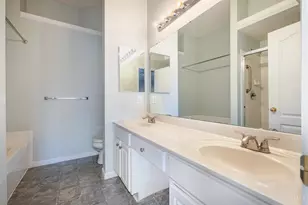 5406 Scarletoak Dr, Cincinnati, OH 45239 - Photo 10