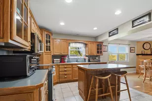 2061 Edinburg Ln, Fairfield, OH 45014 - Photo 12