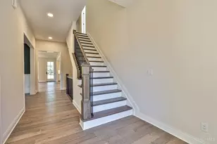 7556 Shawnee Run Rd, Madeira, OH 45243 - Photo 4