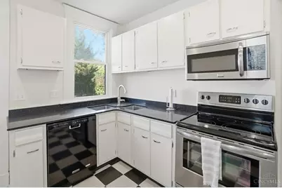 2842 Observatory Avenue, Cincinnati, OH 45208 - Photo 14
