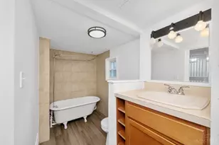 8811 Pine Rd, Sycamore Township, OH 45242 - Photo 16