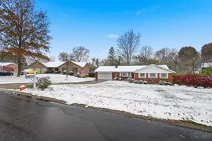 1631 Acreview Dr, Springfield Township, OH 45240 - Photo 2