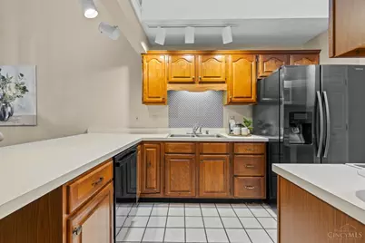 11724 Gable Glen Lane, Symmes Township, OH 45249 - Photo 8