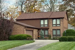 10900 Yorkway Ln, Montgomery, OH 45249 - Photo 2