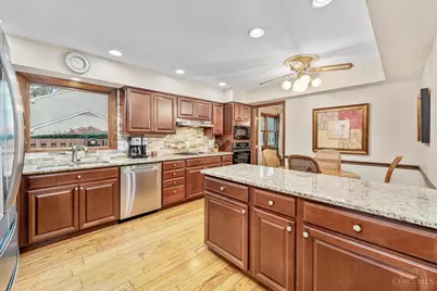 10900 Yorkway Lane, Montgomery, OH 45249 - Photo 8