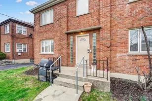 3914 E Gatewood Ln, Silverton, OH 45236 - Photo 2