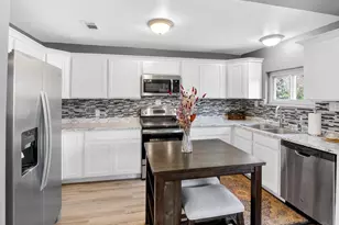 504 Boots Ln, Miami Township, OH 45140 - Photo 6