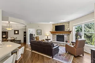 8022 Stonegate Dr, Anderson Township, OH 45255 - Photo 20