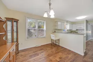 6855 Sayler Ave, Cincinnati, OH 45233 - Photo 10