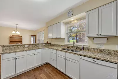 6855 Sayler Avenue, Cincinnati, OH 45233 - Photo 14