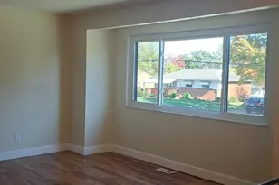 11685 Hamlet Rd, Forest Park, OH 45240 - Photo 4