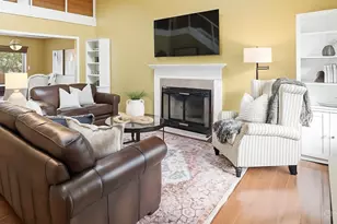 5281 Woodcliff Ct, West Chester, OH 45069 - Photo 2