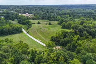 22 Trailside Woods Ct, Miami Township, OH 45140 - Photo 8