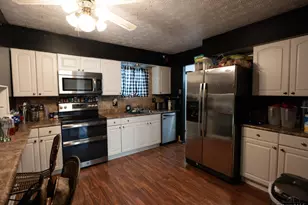 1352 Forester Dr, Springfield Township, OH 45240 - Photo 4