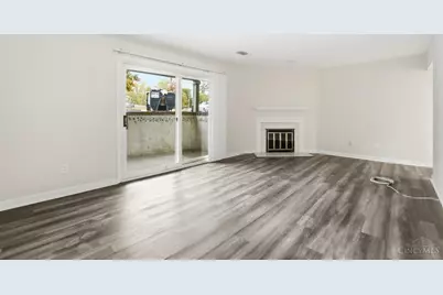 9760 Bunker Hill Lane #69, Montgomery, OH 45242 - Photo 8